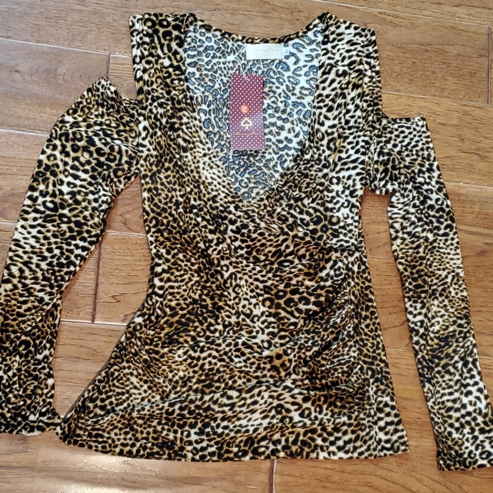 Merry Fun Cold shoulder leopard animal stretch gathered side shirt top xl  large